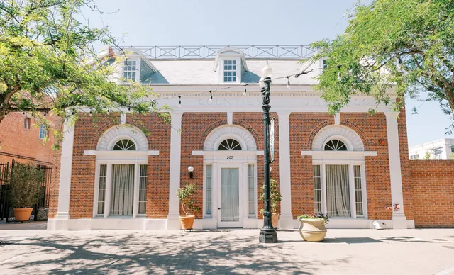 Estate on Second