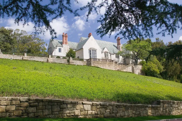 Greystone Mansion and Gardens wedding venue