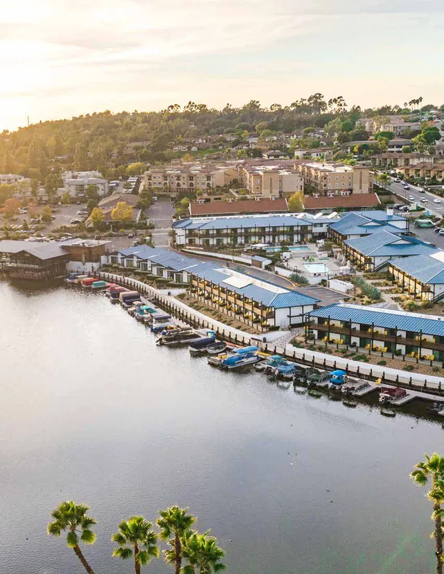 Lakehouse Resort