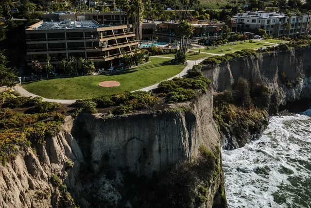 The Cliffs wedding venue