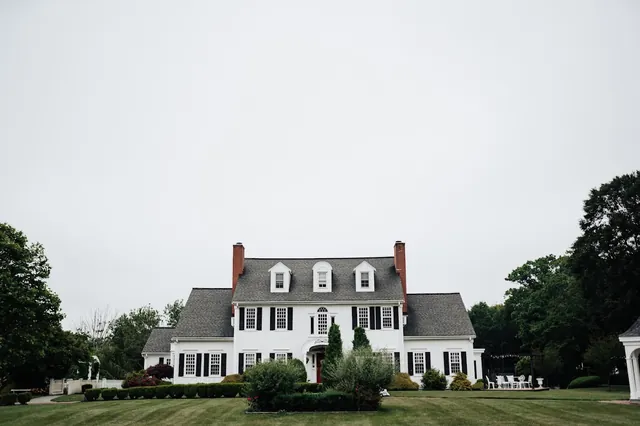 Five Bridge Inn