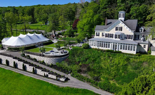 Inn at Taughannock Falls wedding venue